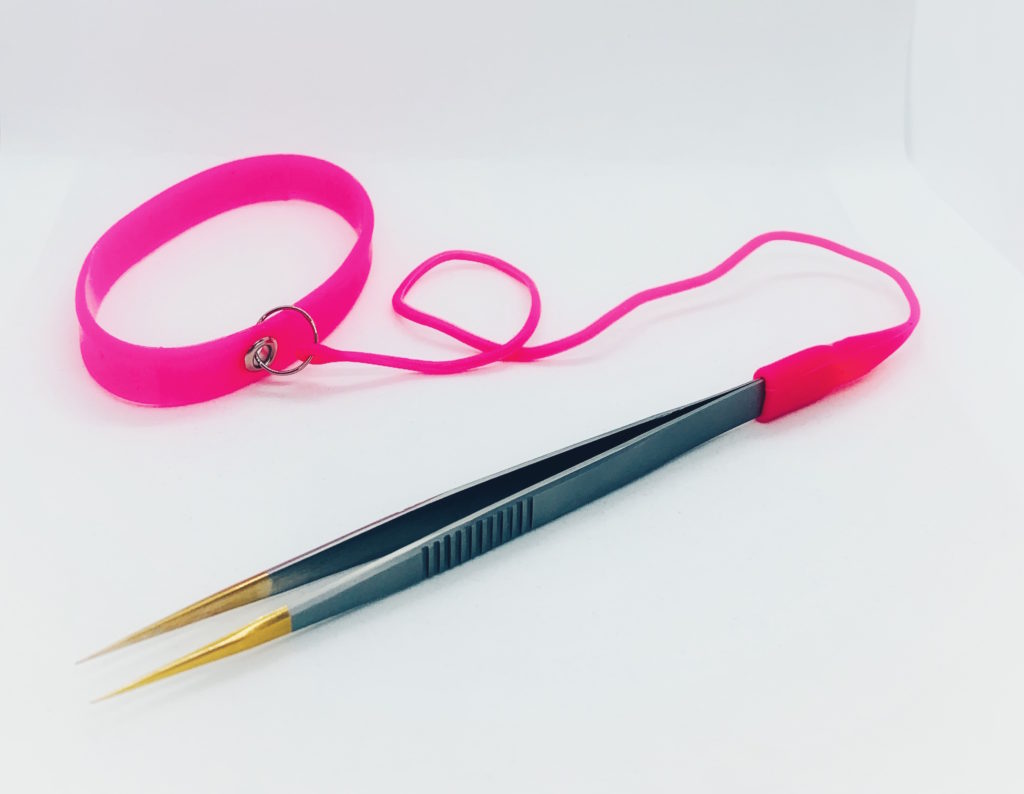 Tweezer WristbandAn end to broken tweezers and pretty to boot Cils